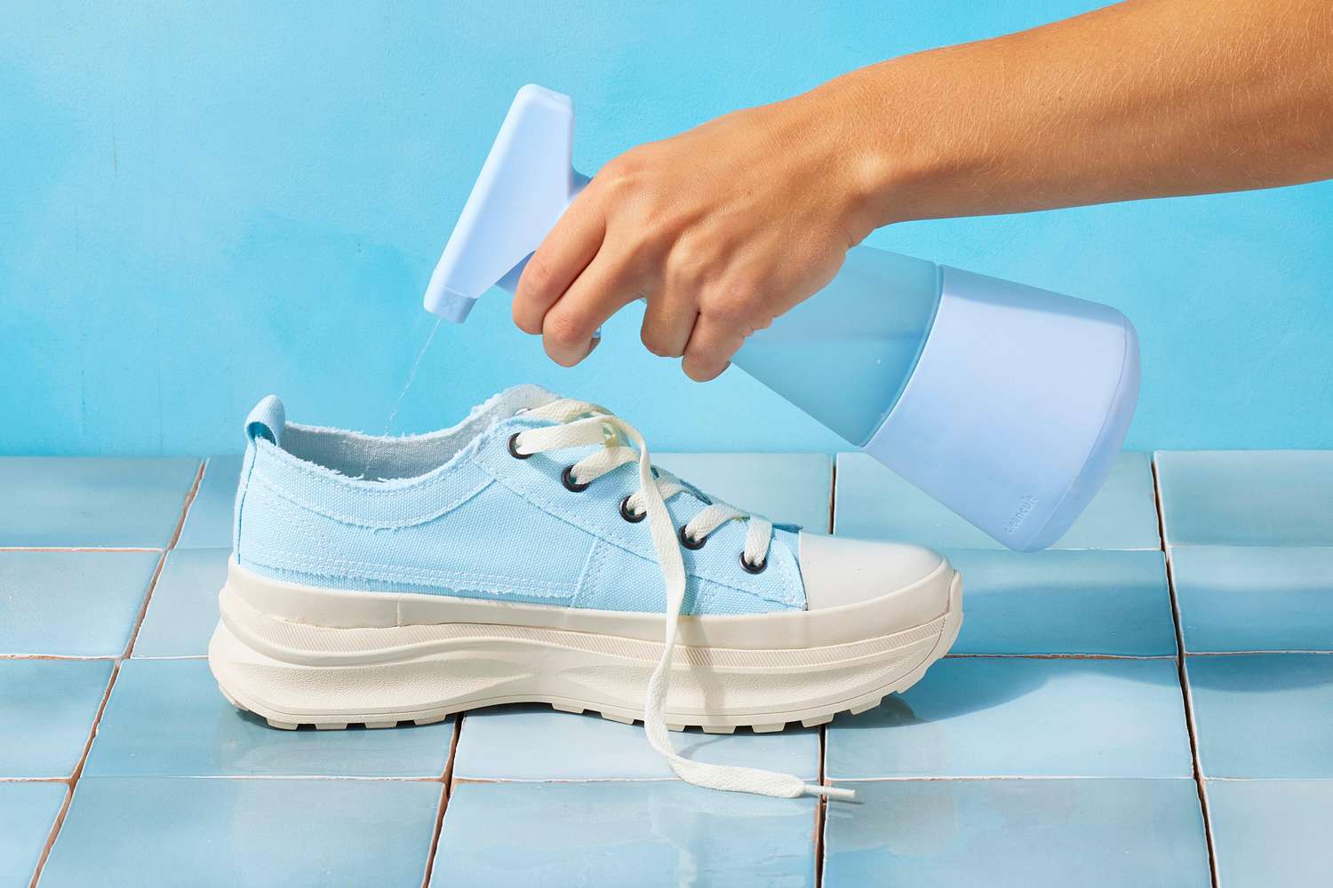 5 Tips Mengatasi Bau Kaki di Sepatu Tertutup